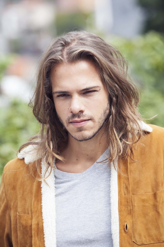 best hairstyles for men with long thin hair 