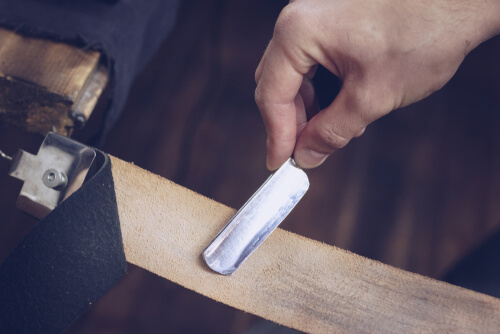 how to sharpen a utility razor blade