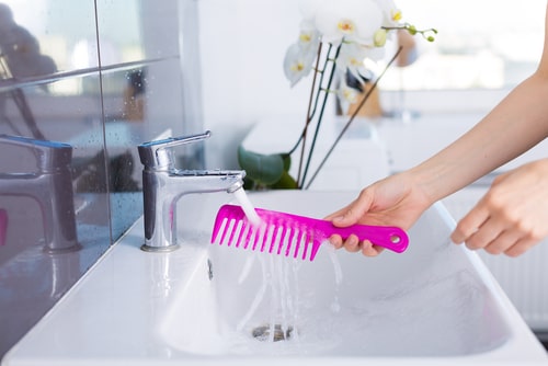 how to keep your hair brush and comb clean at home