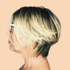 short hairstyles for over 50 with glasses 2022