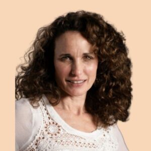 curly hairstyles for older women over 50