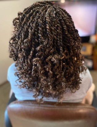 Kinky Twists with Spiral Curled Ends