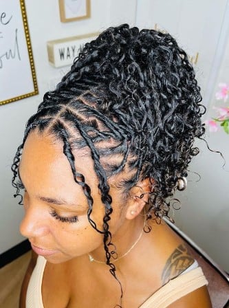 Two-Strand Twist With Soft Curls